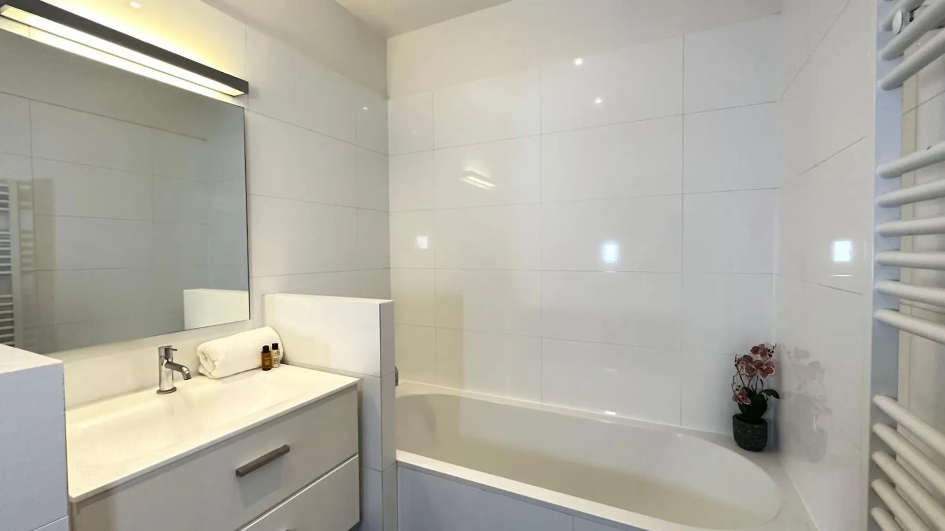 Luxembourg Garden Premium Family Flat Apartment Paris 0*,  France